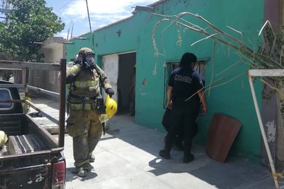 Desalojan a moradores de la vivienda afectada, así como a los vecinos cercanos.