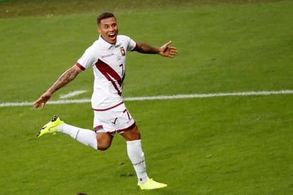 El venezolano Darwin Machis festeja tras marcar ante la selección de Bolivia en la Copa América 2019. (EFE)