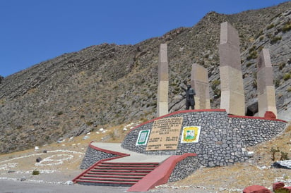 Con la participación de por lo menos 100 ciclistas, se llevó a cabo la rodada y limpieza en la Cueva del Tabaco en Matamoros, a fin de embellecer este emblemático lugar. (ARCHIVO)