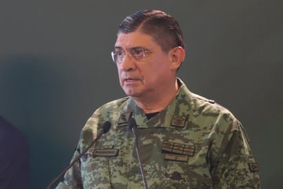 Durante la conferencia de prensa mañanera en Quintana Roo, el titular de la Sedena detalló el despliegue de frontera a frontera de la Guardia Nacional, además de que -dijo- tiene el apoyo del Ejército y la Marina, que tienen facultades para respaldar la estrategia en ese sentido. (ARCHIVO)
