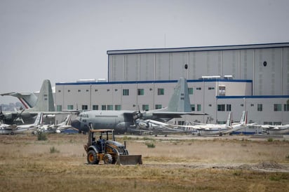 Un juez federal en el Estado de México negó la suspensión definitiva contra la construcción del aeropuerto de Santa Lucía, obra que permanece frenada debido a que subsisten otras medidas que así lo ordenaron. (ARCHIVO)