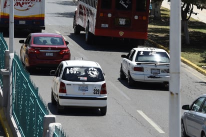 Los taxistas dicen que hasta el momento no se han visto afectados económicamente por la operación de Uber en la región.