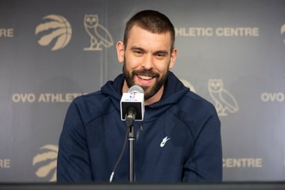 Marc Gasol fue cambiado de los Grizzlies a Raptors pasando la mitad de la campaña que recién terminó. (AP)