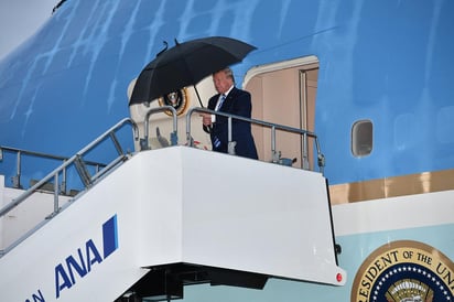 Trump aterrizó en la ciudad japonesa a las 18:42 hora local. (EFE)