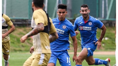 Cruz Azul y Atlético San Luis empataron sin goles en partido de pretemporada que se realizó este sábado en las instalaciones de La Noria. (ESPECIAL)