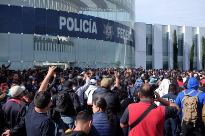 En redes sociales circula un comunicado firmado por Macario Sanjuan Ontiveros, quien convoca a policías federales invitan al personal de la dependencia a no realizar patrullaje, servicio administrativo o cualquier tarea inherente a esa corporación. (EFE)