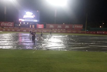 El aguacero que cayó en Campeche evitó que se jugará el duelo entre Algodoneros y Piratas. (ESPECIAL)