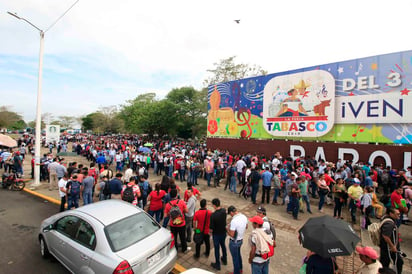 La bolsa de trabajo para ocupar unas 20 mil plazas de empleos estimadas durante la construcción de la refinería en Dos Bocas, Paraíso, concluye este viernes y el número de solicitudes de empleo recibidas durante poco más de un mes alcanzaría más de 40 mil, de acuerdo con personal logístico. (ARCHIVO)