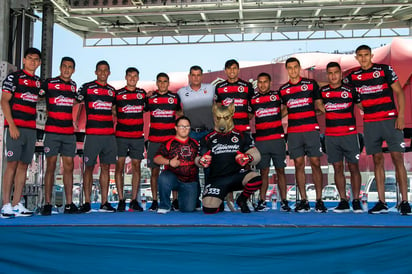 Los nuevos elementos del conjunto fronterizo posaron para la postal del recuerdo durante la presentación en el Estadio Caliente.