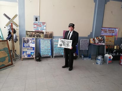 Don Isauro Pedraza Romero, empleado jubilado de ferrocarriles, impulsa una exposición provisional. (EL SIGLO)