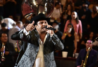 Acompañado de su norteño Banda, el cantante ofreció un espectáculo de más de dos horas, donde complació a todos sus seguidores. (ÉRICK SOTOMAYOR)