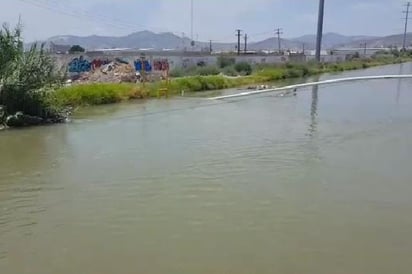 Se utilizó maquinaria pesada para sacar basura acumulada. (EL SIGLO DE TORREÓN)