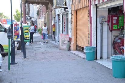 Afirman que arreglos de banquetas son 'ocurrencias'. (EL SIGLO DE TORREÓN)