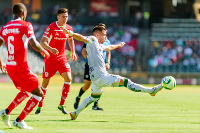 El charrúa Fernando Gorriarán vio anulado su gol ante Diablos Rojos debido a una posición adelantada. (CORTESÍA)