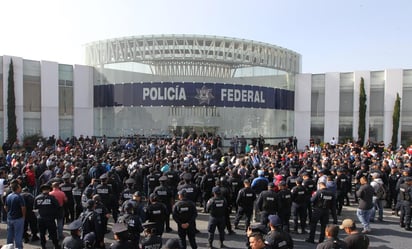 El paro de los elementos federales se debe a presuntas diferencias entre distintos grupos formados durante las mesas de diálogo. (EFE)