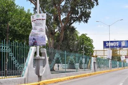 Exceso de publicidad se colocó sobre el bulevar Miguel Alemán, uno de los principales accesos a Lerdo.