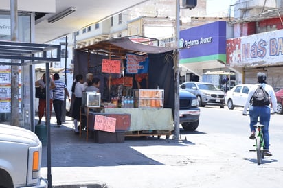 'Florece' poco a poco el comercio ambulante en la zona Centro de la ciudad, denuncia la Cámara de Comercio. (FERNANDO COMPEÁN)