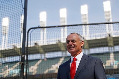 El comisionado de las Grandes Ligas, Rob Manfred, estuvo presente en la sesión de entrenamiento previo al Juego de las Estrellas. (AP)