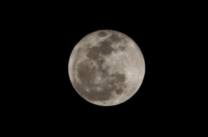 Ha retomado su programa lunar y planea su primer vuelo tripulado a la Luna en 2030, 61 años después de la histórica misión Apolo 11. (ARCHIVO)