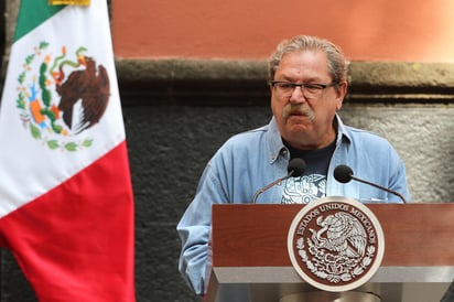 El presidente Andrés Manuel López Obrador sostiene una reunión en Palacio Nacional con el titular del Fondo de Cultura Económica (FCE), Francisco Ignacio Taibo Mahojo. (ARCHIVO)