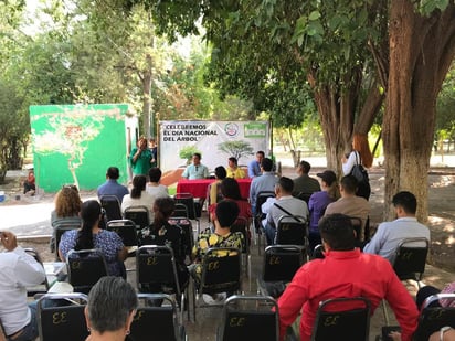 Celebraron esta mañana el Día Nacional del Árbol al interior del Vivero Forestal. (EL SIGLO DE TORREÓN)