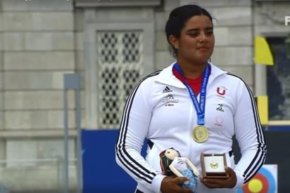 Andrea Maya Becerra se coronó en el tiro con arco, modalidad compuesta, en la Universiada Mundial 2019. (ESPECIAL)