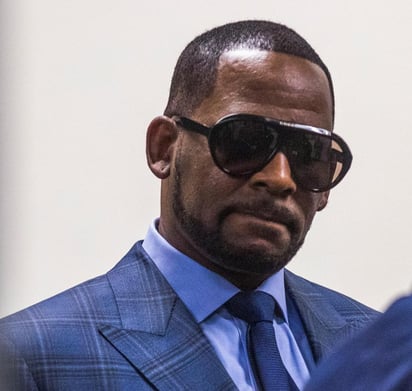 El cantante estadounidense R. Kelly fue detenido anoche en Chicago por cometer más de una docena de delitos sexuales. (ARCHIVO) 