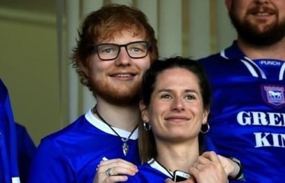 Sheeran y Seaborn, de 26 años, se conocieron en la escuela primaria en el este de Inglaterra. (ESPECIAL)