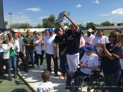 El ayuntamiento de Matamoros celebró la hazaña realizada por Horacio “El Ejote” Piña justo un 12 de julio pero de 1978, al realizar el llamado “juego perfecto”. (EL SIGLO DE TORREÓN)