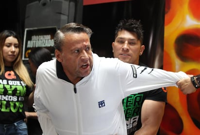 Adame refirió que en cuanto a la cláusula de que si alguno de los dos no se presenta a la pelea pagará 1.5 millones de pesos, él ya se protegió, pues demandó a Trejo, a quien señala como el único culpable de que él no se pudiera presentar a la pelea.
(ARCHIVO)