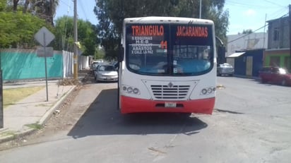 El accidente se registró a las 11:30 de la mañana del viernes, en el cruce del paseo de Las Jacarandas poniente y paseo de Las Jacarandas norte, dentro de la colonia del mismo nombre.
(EL SIGLO DE TORREÓN)