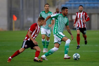 La escuadra sevillista cayó ayer en un duelo amistoso. (ESPECIAL)