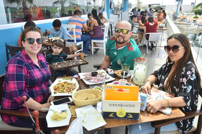 Lupita, Mario y Adriana.