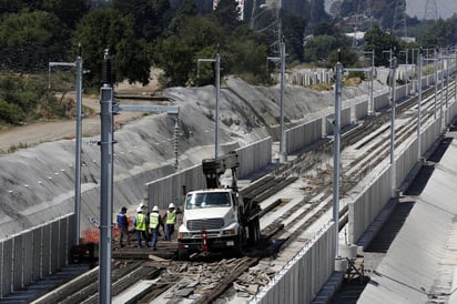 La Secretaría de Comunicaciones y Transportes (SCT) informó que el Tren Interurbano México-Toluca entrará en operación hasta 2022. (ARCHIVO)