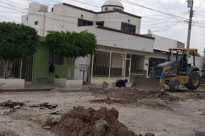 No han regresado a pavimentar la vialidad. (EL SIGLO DE TORREÓN)