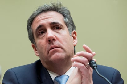 En una comparecencia ante el Congreso, Cohen aseguró entre otras cosas que Trump conocía que uno de sus colaboradores estaba en contacto con WikiLeaks para la publicación de miles de correos del Partido Demócrata, que afectaron a la campaña de su rival en los comicios presidenciales de 2016, Hillary Clinton. (ARCHIVO)