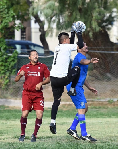 En la categoría Máster se medirán en el Lienzo Charro de la colonia Torreón Jardín, los equipos de Fierros y Aceros ante los Ex-A-Leyes a las 9:00 horas. (ARCHIVO)