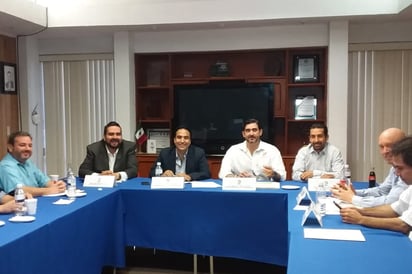 Empresarios del GEL se reunieron ayer para abordar diversos temas, como los recursos del ISN 2019. (FERNANDO COMPEÁN)