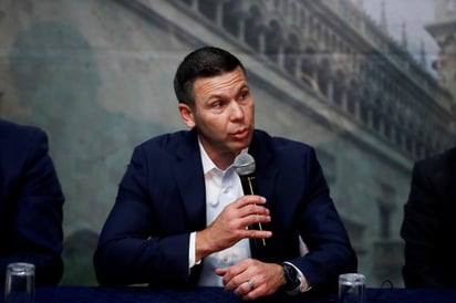 McAleenan declaró el jueves ante la Comisión de Supervisión de la cámara baja, en tanto crece la indignación por el trato a los migrantes y el proyecto de poner fin al asilo en la frontera con México. (ARCHIVO)