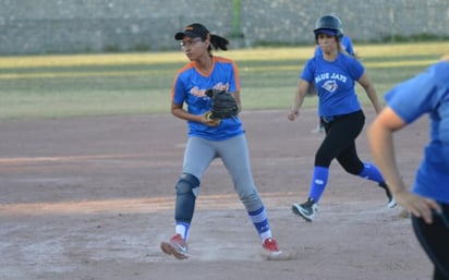 El Deportivo Camast es el único equipo que se mantiene invicto y en esta ocasión doblegó a la aguerrida escuadra de Bad Girls. (ARCHIVO)