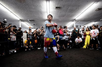 Pacquiao, campeón regular welter de la AMB, se medirá con el supercampeón del organismo en un duelo que será el estelar de la velada. (ARCHIVO)