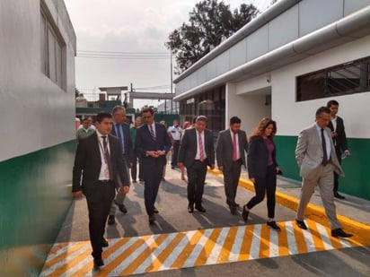 Los migrantes que está recluidos en un centro de detención en la capital mexicana padecen chinches, alimentos en mal estado y hacinamiento, aseguró el viernes la Comisión Nacional de Derechos Humanos de México. (ARCHIVO)