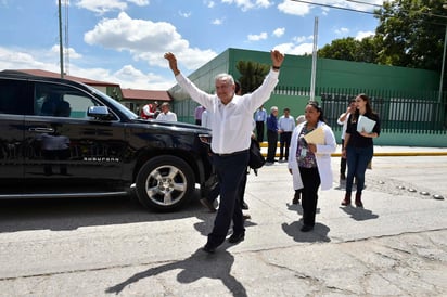 Ante médicos, doctoras, enfermeras y personal administrativo se refirió al conflicto con elementos de la Policía Federal que se negaban a formar parte de la Guardia Nacional. (NOTIMEX)