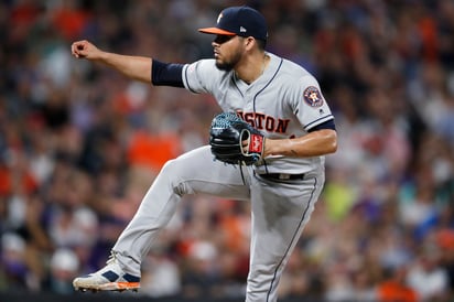 Roberto Osuna retiró en orden la novena entrada, en la victoria de los Astros 4-3 sobre los Rangers de Texas.