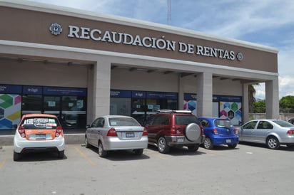 La dependencia invita a la ciudadanía a ponerse al día con sus pagos de refrendos vehiculares. (EL SIGLO DE TORREÓN)