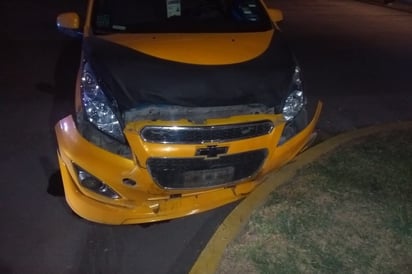 Choca con taxi conductor que circulaba en estado de ebriedad. (EL SIGLO DE TORREÓN)