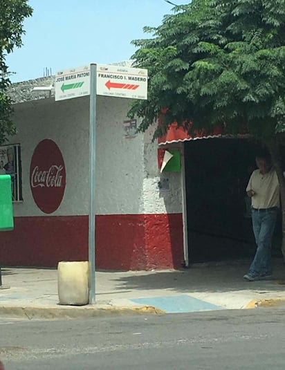 El accidente ocurrió en el cruce de la avenida Francisco I. Madero y la calle José María Patoni de la zona centro de la ciudad. (EL SIGLO DE TORREÓN)