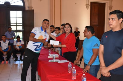 Los deportistas representantes de Lerdo en la Olimpiada Nacional 2016 obtuvieron 16 medallas. (EL SIGLO DE TORREÒN / MA. ELENA HOLGUÍN)