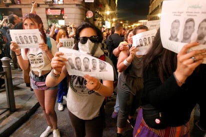 Según las mismas fuentes, la víctima declaró que salía de una fiesta a la que había ido con unas amigas y, tras despedirse de ellas, se encontró con el coche en el que iban los presuntos agresores. (ARCHIVO)