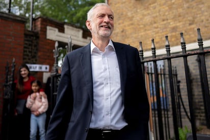 En declaraciones previas, Corbyn dudó de que el nuevo jefe del Gobierno, investido este miércoles por la reina Isabel II de Inglaterra, pueda cumplir su promesa de ejecutar el 'brexit' en la fecha tope del 31 de octubre. (ARCHIVO)